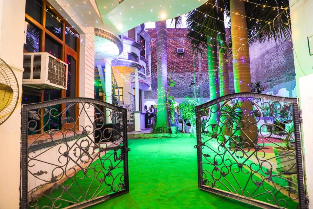 Hotel Unique House Amritsar Extérieur photo